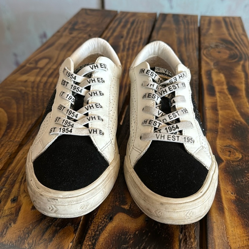 Vintage Havanas 
Size 5.5